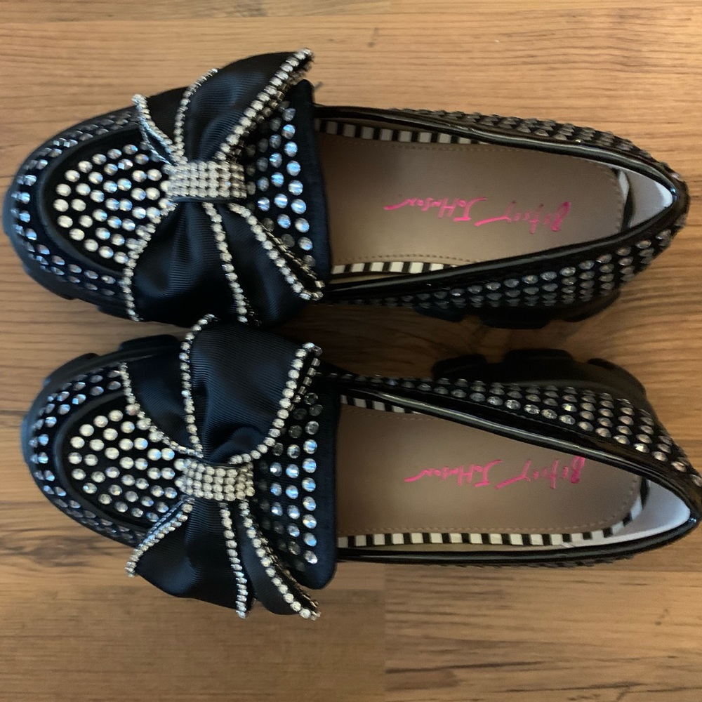 NWOB Betsy Johnson Vincent Silver Loafer - Rhinestone Platform Loafer with Bow. - Picture 10 of 10